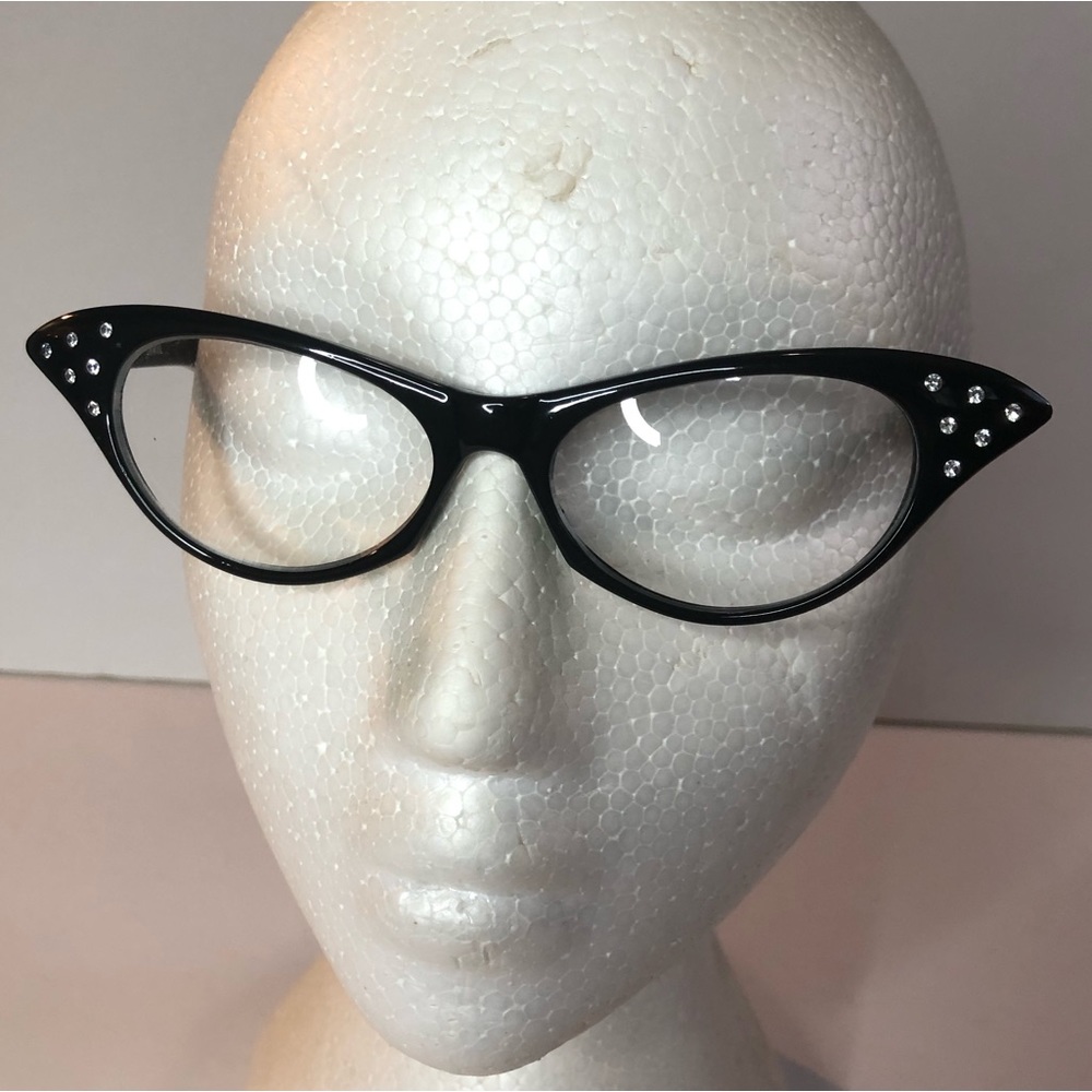 Woman’s fashion cat eye glasses - Picture 13 of 15